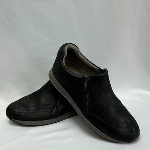 Black Aerosoles suede zip up sneakers, size 9